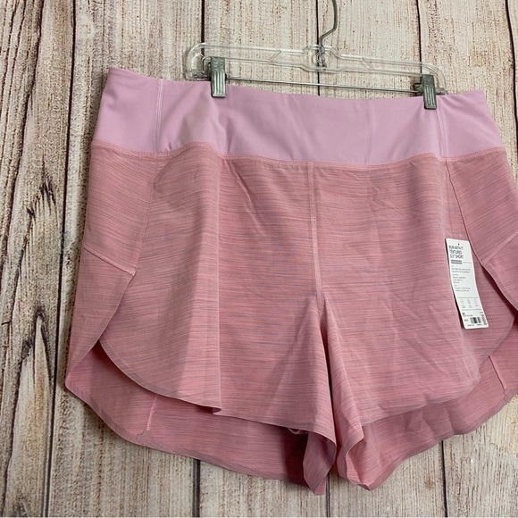 Athleta Womens Run with it textured 3.5” athletic shorts size 2X - Picture 2 of 12